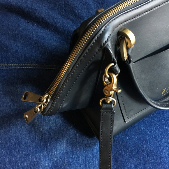 Zac Posen Eartha Iconic Black Leather Purse - Picture 4 of 7